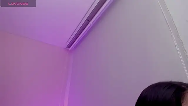 Oriana Guzman online show from 04/11/26, 07:45