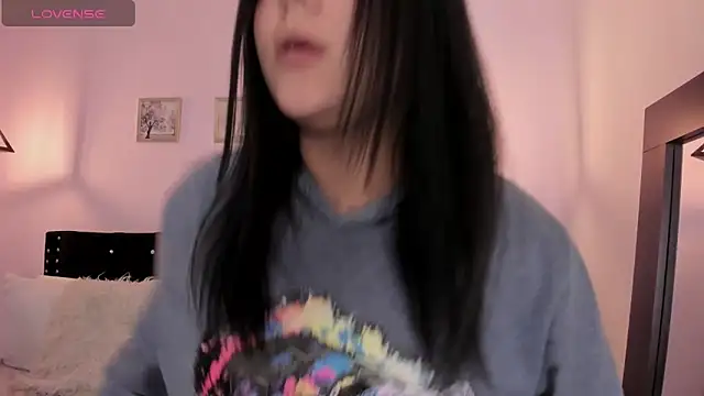 Oriana Guzman online show from 10/10/25, 11:27