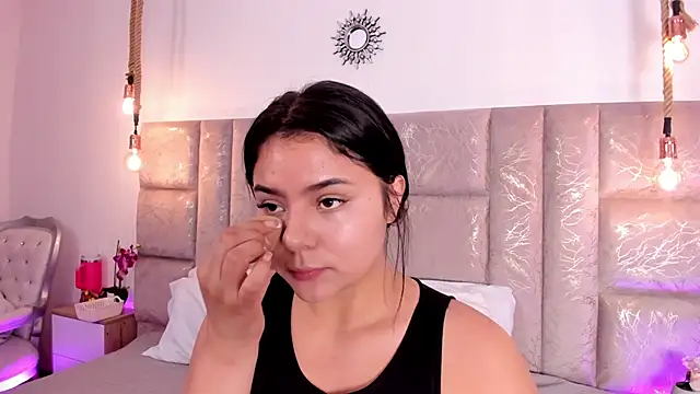 Oriana Guzman online show from 06/12/26, 06:22