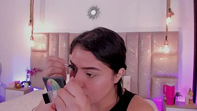 Oriana Guzman online show from 07/10/26, 12:32