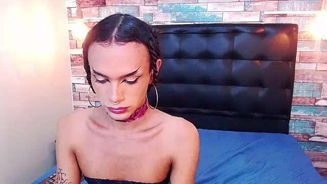 Foxy Ella  online show from 11/26/25, 03:45