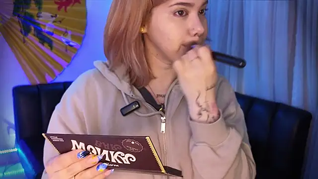 albaismynameX online show from 09/19/25, 12:09