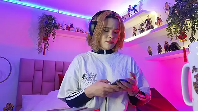 albaismynameX online show from 11/03/25, 12:20