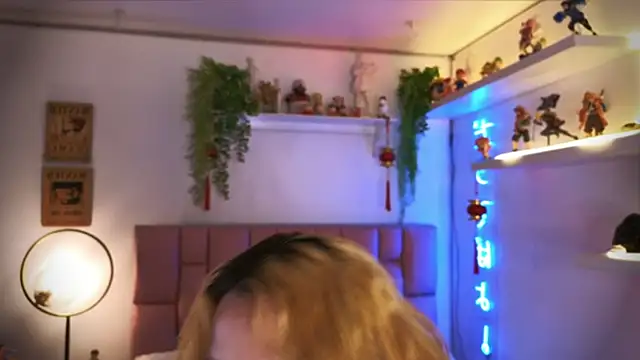 albaismynameX online show from 12/02/25, 12:07