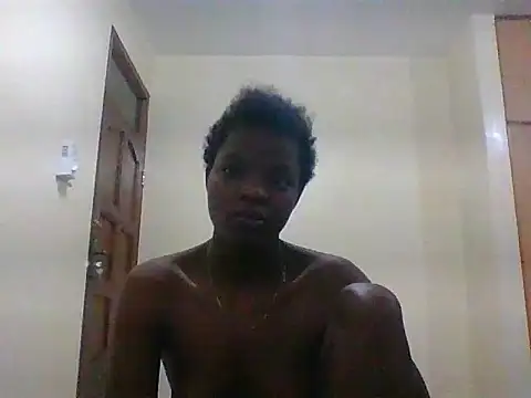 Snapshot of hotgal1112 chatting on 09/27/25, 01:45 hotgal1112 online show from 09/27/25, 01:45