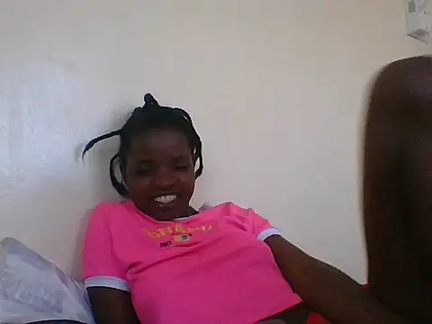 Snapshot of hotgal1112 chatting on 11/27/25, 08:48 hotgal1112 online show from 11/27/25, 08:48