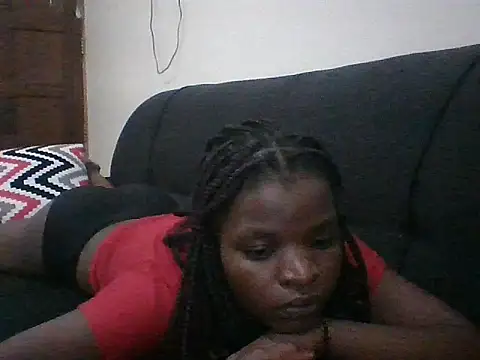 Snapshot of hotgal1112 chatting on 10/12/25, 07:48 hotgal1112 online show from 10/12/25, 07:48