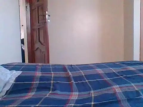 Snapshot of hotgal1112 chatting on 09/26/25, 10:44 hotgal1112 online show from 09/26/25, 10:44