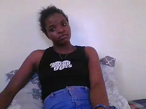 Snapshot of hotgal1112 chatting on 09/21/25, 02:55 hotgal1112 online show from 09/21/25, 02:55