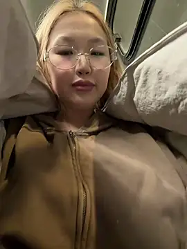 Aiko Yumi online show from 02/12/26, 05:45