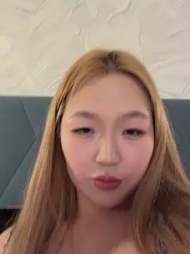 Aiko Yumi online show from 03/18/26, 08:10