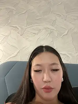 Snapshot of Aiko_Yumi chatting on 02/24/25, 04:58 Aiko Yumi online show from 02/24/25, 04:58