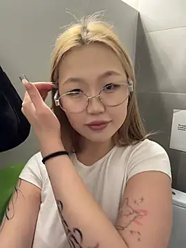 Aiko Yumi online show from 03/14/26, 04:24