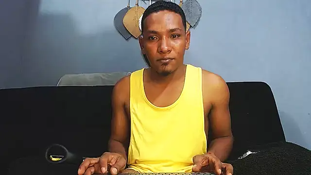 Snapshot of Grandeygruesa1 chatting on 12/04/25, 02:10 Grandeygruesa1 online show from 12/04/25, 02:10