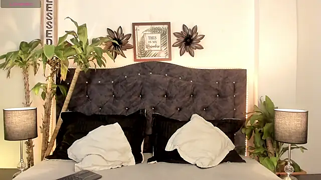 Snapshot of candy_canne__ chatting on 02/21/25, 05:31 candy canne online show from 02/21/25, 05:31