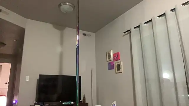 NatalieKneals online show from 01/08/25, 08:49