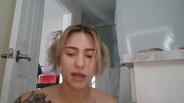 NatalieKneals online show from 12/15/25, 05:41