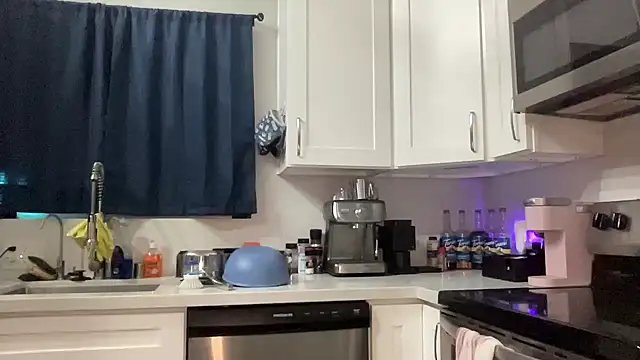 NatalieKneals online show from 04/25/26, 03:09