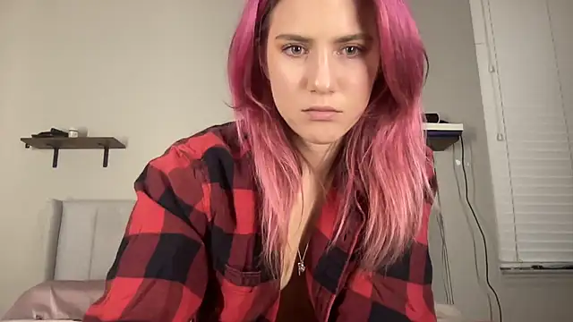 NatalieKneals online show from 12/05/24, 04:59