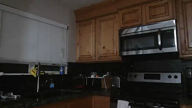 NatalieKneals online show from 03/09/25, 07:23