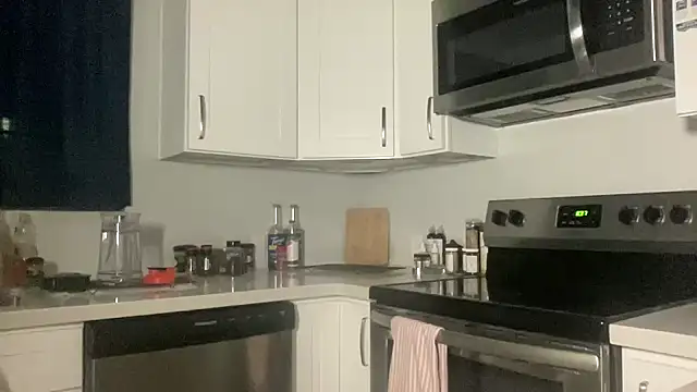 NatalieKneals online show from 01/17/26, 04:38