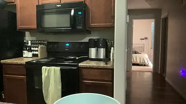 NatalieKneals online show from 01/03/25, 06:44
