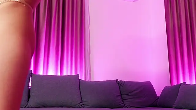 BaayBee   online show from 11/26/25, 09:15