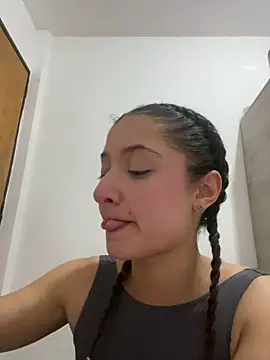 Alicia ALICIA online show from 05/20/26, 10:51