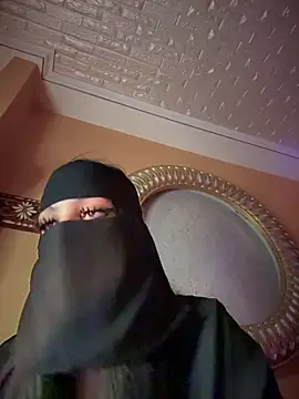 Snapshot of ORLA86 chatting on 11/14/25, 10:46 ORLA86 online show from 11/14/25, 10:46