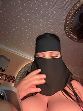 Snapshot of ORLA86 chatting on 09/23/25, 11:23 ORLA86 online show from 09/23/25, 11:23