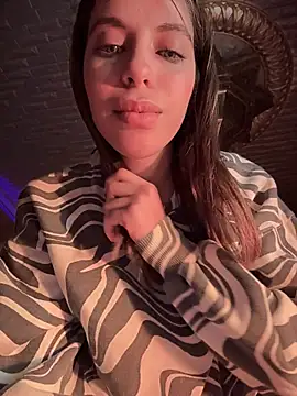 Snapshot of ORLA86 chatting on 11/14/25, 04:49 ORLA86 online show from 11/14/25, 04:49