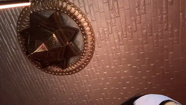 Snapshot of ORLA86 chatting on 03/04/25, 08:05 ORLA86 online show from 03/04/25, 08:05