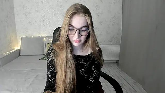 LissaCain online show from 11/12/25, 04:49