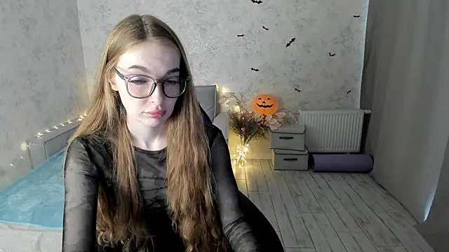 LissaCain online show from 10/08/25, 07:32