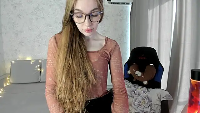 LissaCain online show from 09/10/25, 05:17