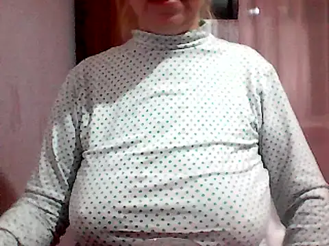 Snapshot of AnaXBerry chatting on 03/03/25, 05:41 AnaXBerry online show from 03/03/25, 05:41