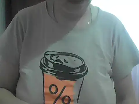 Snapshot of AnaXBerry chatting on 06/05/26, 06:40 AnaXBerry online show from 06/05/26, 06:40