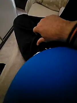 Snapshot of polla_calientes47 chatting on 12/26/24, 03:10 polla calientes47 online show from 12/26/24, 03:10