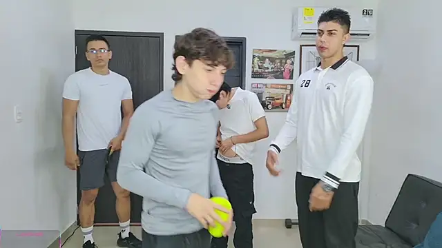 badguyss bisex online show from 05/13/26, 11:17