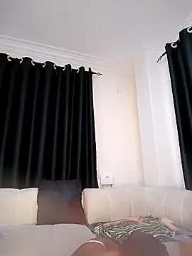 Snapshot of Bella_kiki chatting on 02/19/26, 11:56 Bella kiki online show from 02/19/26, 11:56