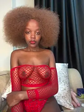 Snapshot of Bella_kiki chatting on 06/17/26, 11:36 Bella kiki online show from 06/17/26, 11:36