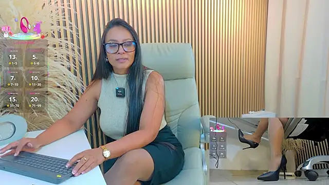 Snapshot of lulu_072 chatting on 02/24/26, 12:11 lulu 072 online show from 02/24/26, 12:11