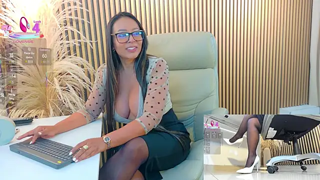 Snapshot of lulu_072 chatting on 01/10/26, 12:06 lulu 072 online show from 01/10/26, 12:06