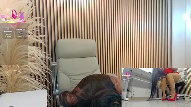 lulu 072 online show from 11/26/25, 12:21