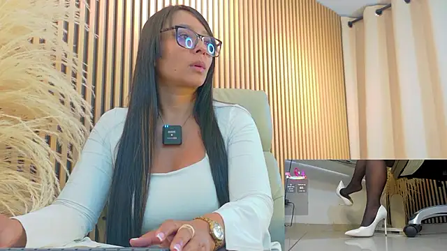 Snapshot of lulu_072 chatting on 02/05/26, 12:17 lulu 072 online show from 02/05/26, 12:17