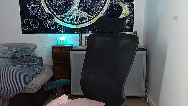 SexxyLiviaa online show from 05/13/26, 01:56