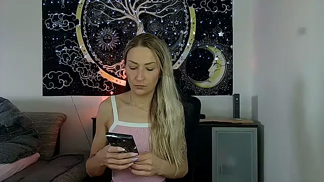 Snapshot of SexxyLiviaa chatting on 03/30/26, 10:39 SexxyLiviaa online show from 03/30/26, 10:39