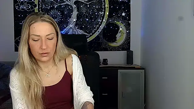 Snapshot of SexxyLiviaa chatting on 02/14/26, 01:28 SexxyLiviaa online show from 02/14/26, 01:28