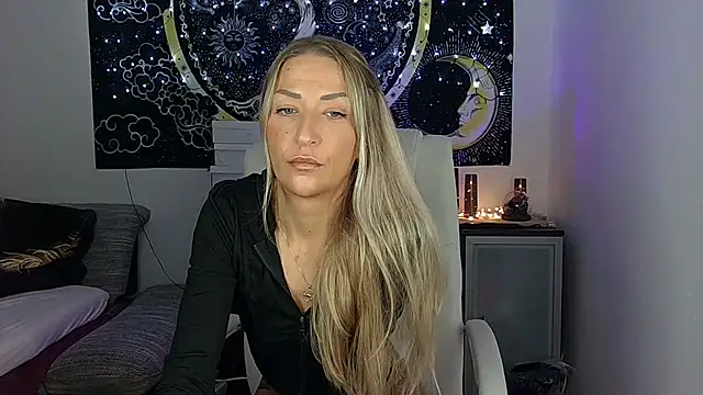 SexxyLiviaa online show from 10/18/25, 03:30