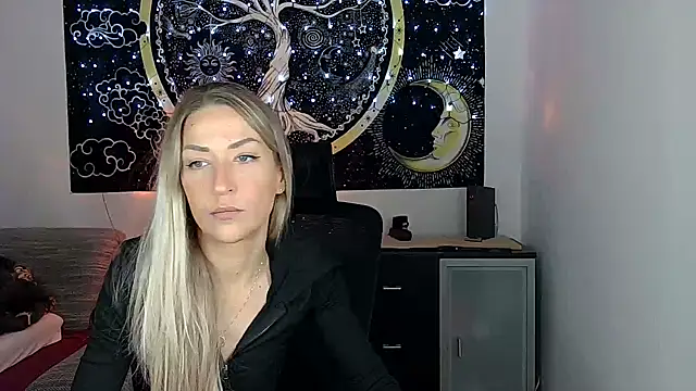 SexxyLiviaa online show from 11/17/25, 09:30